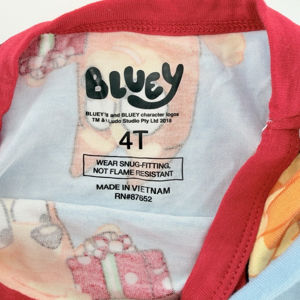 Bluey Christmas Pajamas Toddler 4T Long Sleeves Santa Bingo Gift Print NWT - Picture 5 of 8